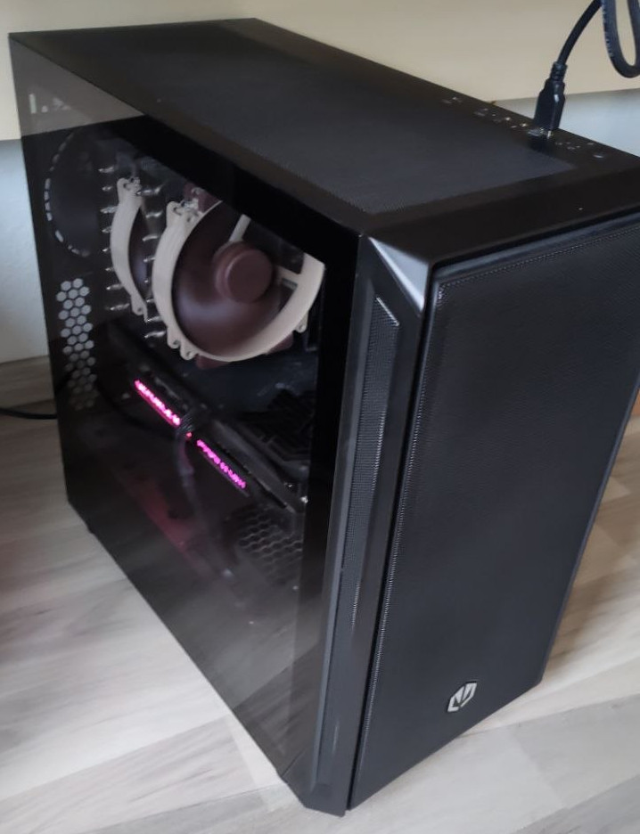KI-Rechner im Büro